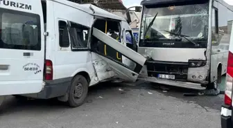 Batman'da Minibüs ile Midibüs Çarpıştı: 7 Yaralı