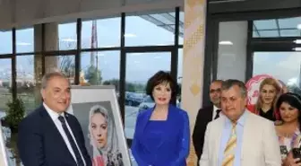 Hülya Koçyiğit Gençlerle Birlikte 'Gelin' Filmini İzledi