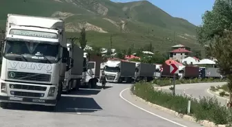 Esendere Gümrük Kapısı'nda 2 Kilometrelik Tır Kuyruğu