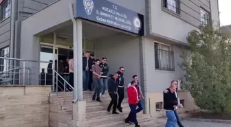 Kocaeli'de Eş Zamanlı Kaçakçılık Operasyonu: 30 Şüpheli Yakalandı