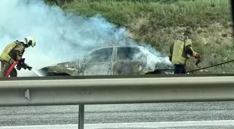 Ankara'da Seyir Halindeki Otomobilde Yangın Çıktı
