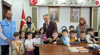 Minik Öğrencilerden Yetimlere Destek