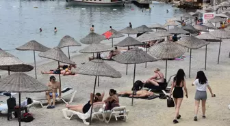 Bodrum'da Yaz Sıcağı Turistleri Plajlara Çekti