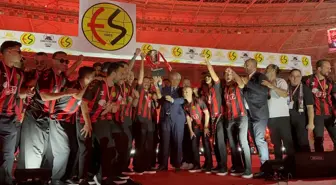Eskişehirspor 3. Lig'e Yükselmeyi Kutladı