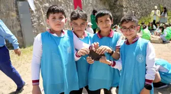 Gümüşhane'de Müzeler Haftası'nda Çocuklara Arkeolojik Kazı Deneyimi