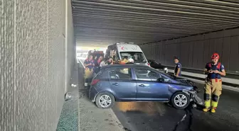 Manisa'da Otomobil Kazasında 5 Kişi Yaralandı