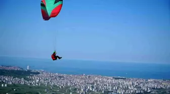 Samsun'da Yamaç Paraşütü ile Bayram Coşkusu
