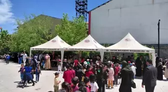 Tutak'ta Gazze için Hayır Çarşısı Düzenlendi