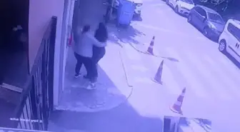 Üsküdar'da Lise Öğrencisi Arkadaşını Bıçakla Yaraladı