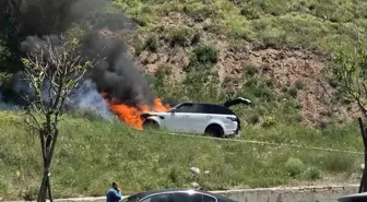 Ankara'da Cip Yangını, Araç Kullanılamaz Hale Geldi