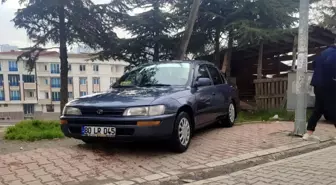Esenyurt'ta Otomobil Hırsızlığı Güvenlik Kamerasında