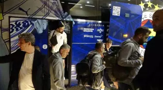 Fenerbahçe, Mersin'e Geldi: Taraftarlar Coşkuyla Karşıladı