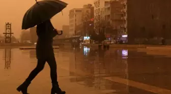 İstanbul için çamurlu sağanak yağış ve toz uyarısı