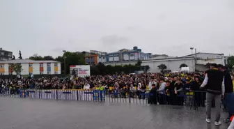 Fenerbahçe Beko'nun Final Maçı Küçükçekmece'de Açık Havada İzlendi