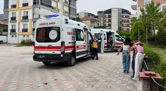 Liseli kızların sosyal medya kavgasında araya giren 2 kız bıçaklandı