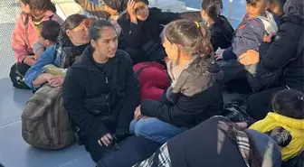 Çeşme ve Seferihisar Açıklarında 53 Düzensiz Göçmen Kurtarıldı