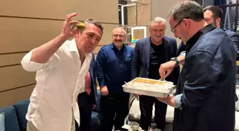 Fenerbahçe Başkanı Ali Koç'a Baklava İkramı
