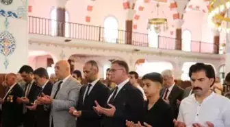 15 Temmuz şehidi özel harekat polisi Halil Hamuryen kabri başında anıldı