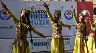 '3. Uluslararası Trabzon Horon ve Müzik Festivali' sürüyor