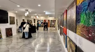Cihan Yıldız'ın Soyut Sanat Seçkisi İlk Defa Sergilendi