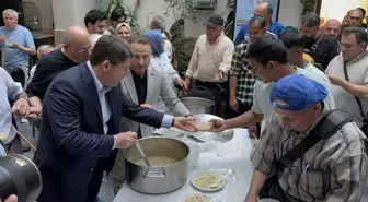 Adalet Bakanı Yılmaz Tunç Hollanda'da Cuma Namazı Kıldı ve Aşure Dağıttı