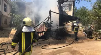 Adana'da Evde Yangın: İtfaiye Ekipleri Müdahale Etti