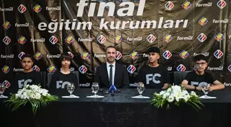 Final Eğitim Kurumlarının LGS'de Tam Puan Alan Öğrencilerine Plaket Töreni