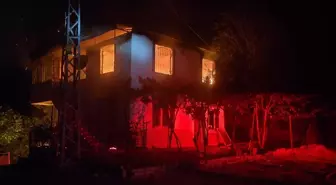 Kozan'da Tutuklu Çiftin Evi Kundaklandı