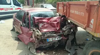 Adana'da Otomobil ve Traktör Çarpıştı: 2 Yaralı