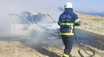 Tufanbeyli'de Seyir Halindeki Otomobilde Yangın Çıktı