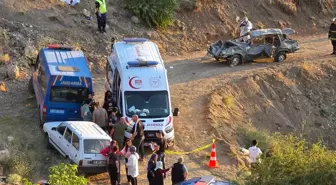 Adana'da Otomobil Uçuruma Yuvarlandı: 1 Ölü, 7 Yaralı