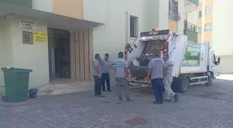 Adana'da Atık Biriktiren Evde 11 Ton Çöp Temizlendi