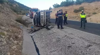 Adıyaman'da Tarım İşçilerini Taşıyan Minibüs Devrildi: 19 Yaralı