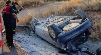 Besni'de Devrilen Otomobilin Sürücüsü Yaralandı