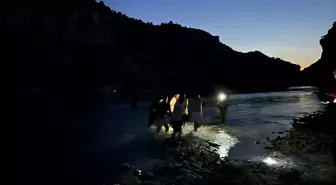 Adıyaman'da Serinlemek İçin Girdiği Çayda Boğulan Genç Hayatını Kaybetti