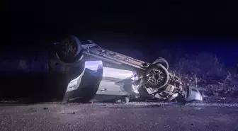 Afyonkarahisar'da Traktöre Çarpan Otomobilde 4 Yaralı