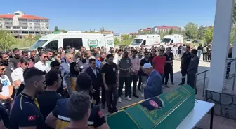 Ağrı'da Trafik Kazası: Acil Tıp Teknisyeni Hayatını Kaybetti