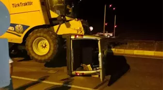 Ağrı'da Kamyonet ile Biçerdöver Çarpıştı: 2 Yaralı