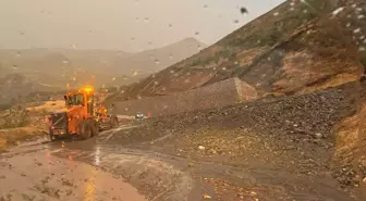 Ağrı-Kağızman Kara Yolu Heyelan Nedeniyle Kapandı