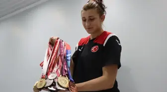Ahıska Türkü güreşçi Elmira, Türkiye'yi olimpiyatlarda temsil etmek için yoğun çalışıyor