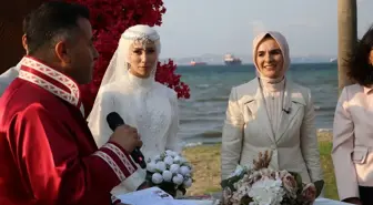 Bakan Göktaş, Yalova'da Genç Çiftin Nikah Törenine Katıldı