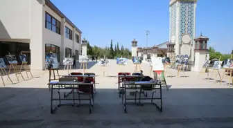 AK Parti Denizli Gençlik Kolları'ndan Gazze'deki Çocuklar İçin 'Boş Sıralar' Etkinliği