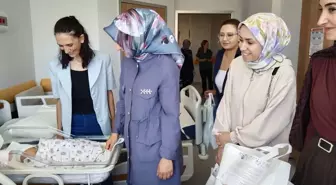 Dünya Emzirme Haftası'nda AK Parti Kadın Kolları Annelerle Buluştu