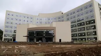 AK Parti Trabzon İl Başkanı Sezgin Mumcu, Şehir Hastanesinde İncelemelerde Bulundu