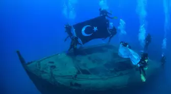 Kemer'de Tarihe Dalış Etkinliği: Paris 2 Gemisi Anıldı