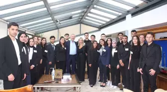 TİKAV Bursiyerleri Hamdi Akın ile Buluştu