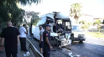 Alanya'da Midibüs Kazası: 15 Yaralı