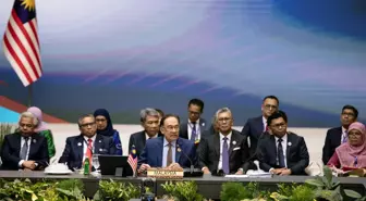ASEAN Zirvesi Kuala Lumpur'da Başladı
