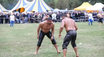 Marl'da Yağlı Güreş Festivali Coşkuyla Gerçekleşti