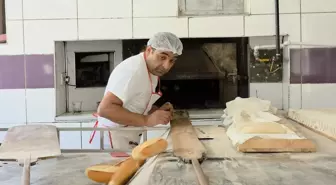Fırıncılar Yaz Sıcaklarında Zorlu Mesai Veriyor